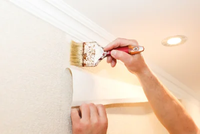 Pose de papier peint à Talensac — revêtements muraux et toiles de verre